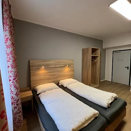 Black Sheep Hostel *