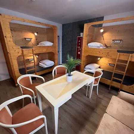 ホステル Black Sheep