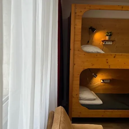 Black Sheep ホステル *