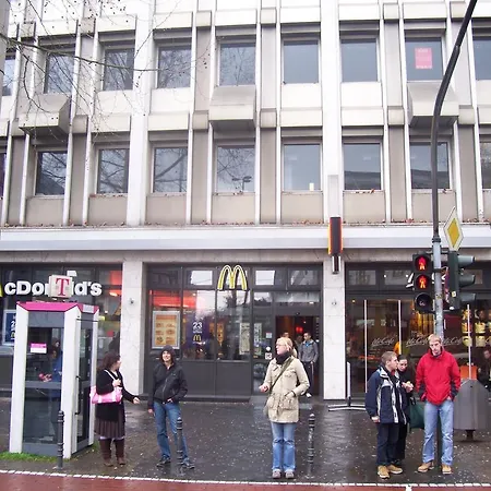 Black Sheep Hostel *