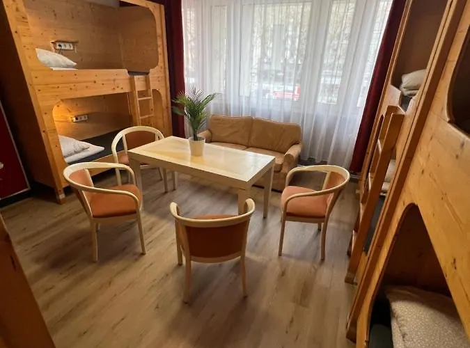 Vandrerhjem Black Sheep *