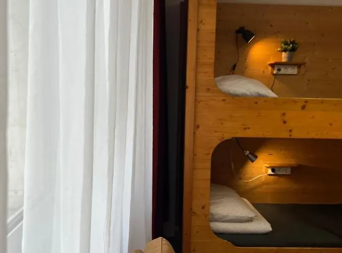 Black Sheep Hostel *