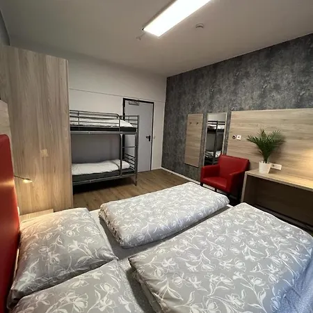 بيت شباب Black Sheep