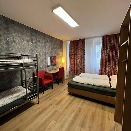 بيت شباب Black Sheep