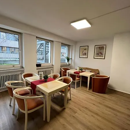 بيت شباب Black Sheep