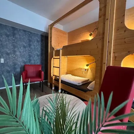 Black Sheep بيت شباب *