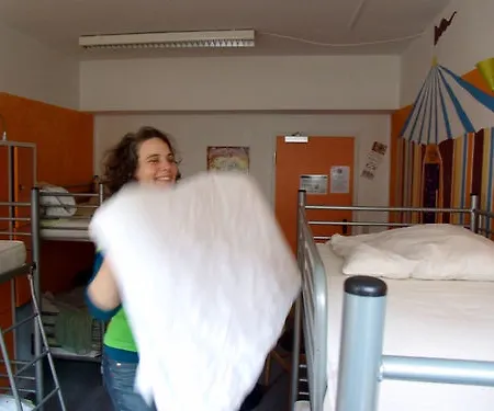 بيت شباب Black Sheep